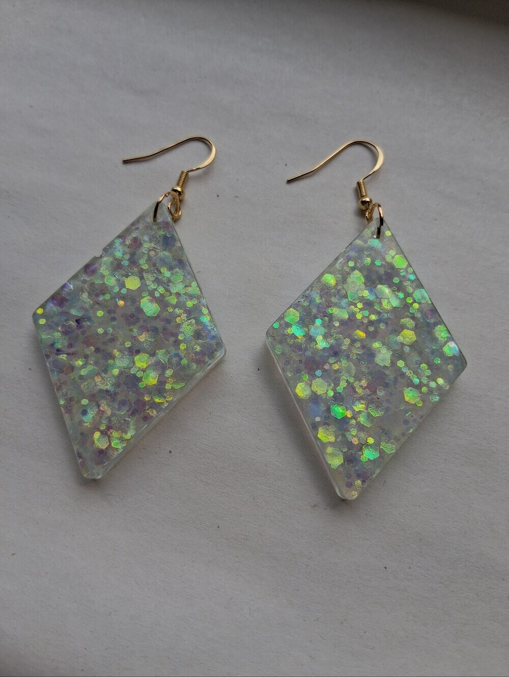 Iridiscent White Holographic Diamond Dangle Earrings